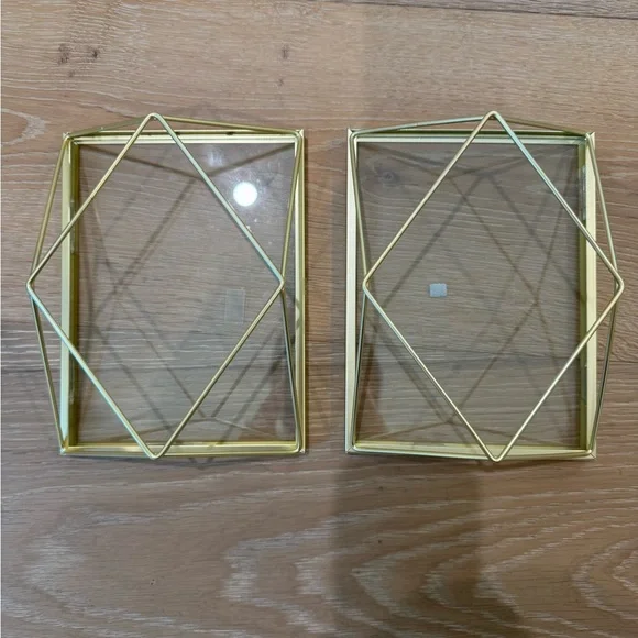 Umbra Set of 2 Matching Prisma Geometric Matte Brass Photo Picture Frames 4 x 6 - Picture 3 of 3